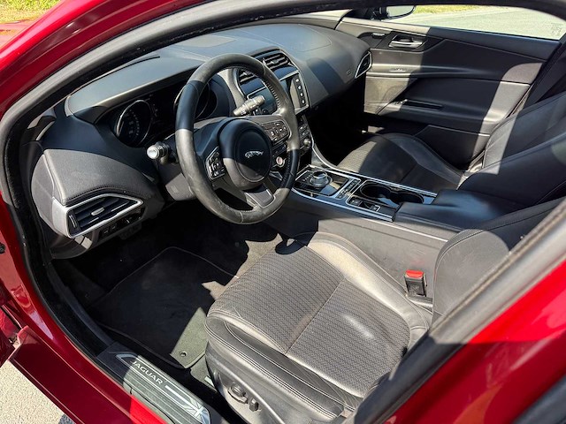 Jaguar - 2015 - xe - personenauto - afbeelding 14 van  27