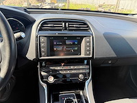 Jaguar - 2015 - xe - personenauto - afbeelding 18 van  27