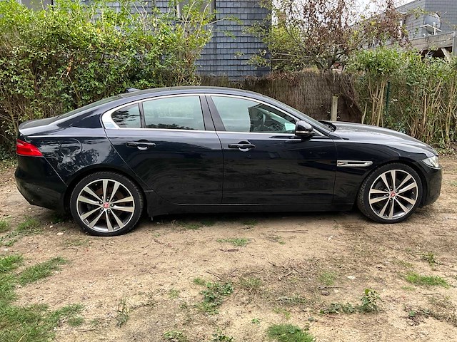 Jaguar - 2016 - xe - - afbeelding 28 van  30