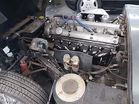 Jaguar - coupé - e type - oldtimer - afbeelding 18 van  23