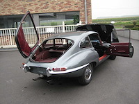 Jaguar - coupé - e type - oldtimer - afbeelding 16 van  23