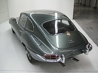 Jaguar - coupé - e type - oldtimer - afbeelding 13 van  48