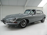 Jaguar - coupé - e type - oldtimer - afbeelding 15 van  48
