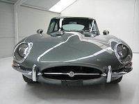 Jaguar - coupé - e type - oldtimer - afbeelding 16 van  48