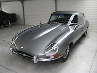 Jaguar - coupé - e type - oldtimer - afbeelding 20 van  48