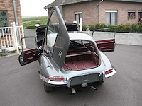 Jaguar - coupé - e type - oldtimer - afbeelding 11 van  48