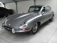 Jaguar - coupé - e type - oldtimer - afbeelding 22 van  48