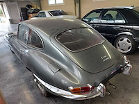 Jaguar - coupé - e type - oldtimer - afbeelding 28 van  48