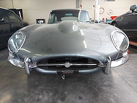 Jaguar - coupé - e type - oldtimer - afbeelding 37 van  48