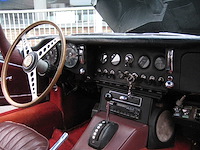 Jaguar - coupé - e type - oldtimer - afbeelding 46 van  48