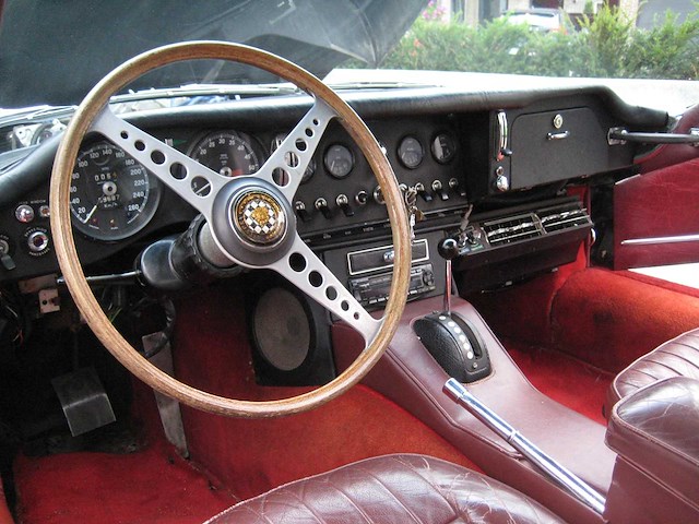 Jaguar - coupé - e type - oldtimer - afbeelding 47 van  48