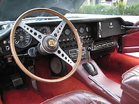 Jaguar - coupé - e type - oldtimer - afbeelding 47 van  48