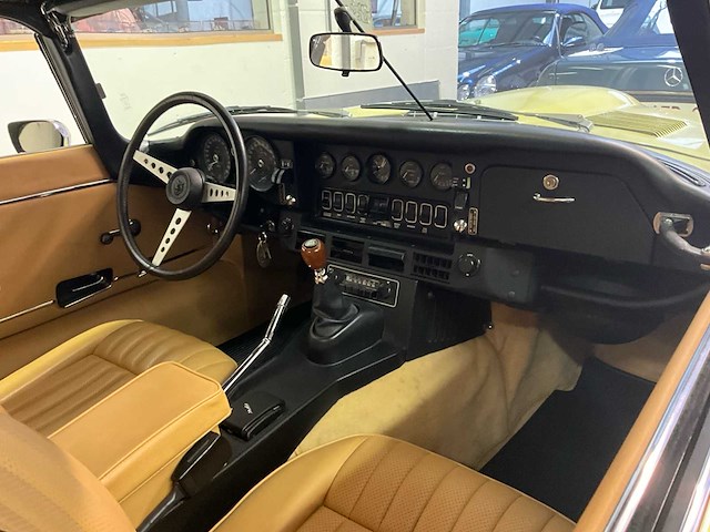 Jaguar - e-type - v12 - klassieke auto's - afbeelding 7 van  39