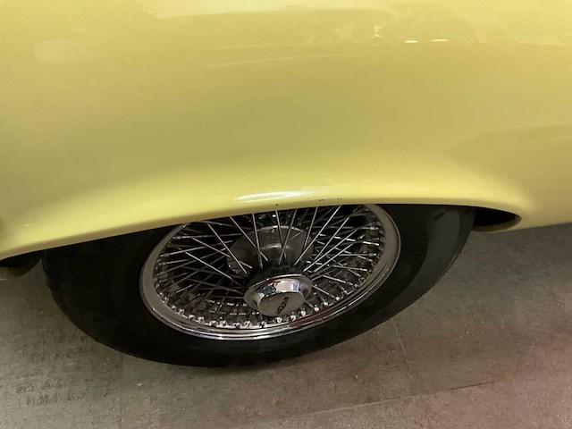 Jaguar - e-type - v12 - klassieke auto's - afbeelding 8 van  39