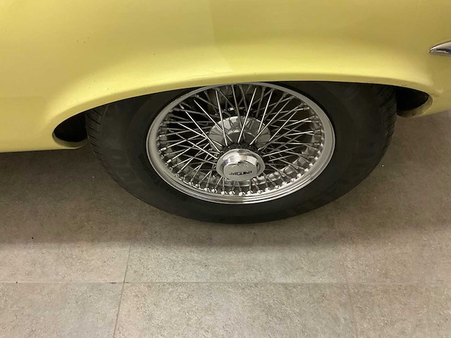 Jaguar - e-type - v12 - klassieke auto's - afbeelding 10 van  39