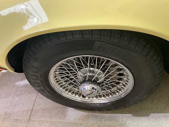Jaguar - e-type - v12 - klassieke auto's - afbeelding 11 van  39