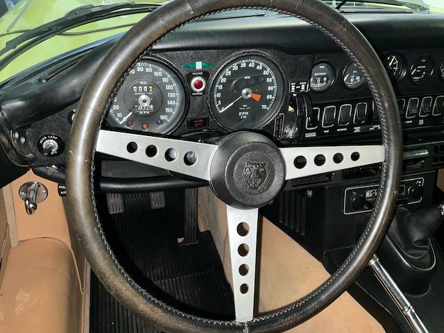 Jaguar - e-type - v12 - klassieke auto's - afbeelding 15 van  39