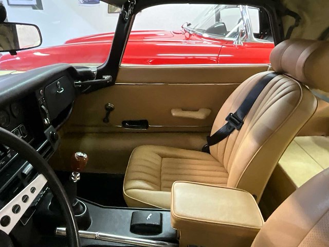 Jaguar - e-type - v12 - klassieke auto's - afbeelding 18 van  39