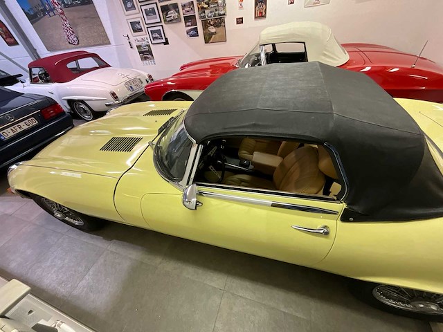 Jaguar - e-type - v12 - klassieke auto's - afbeelding 12 van  39