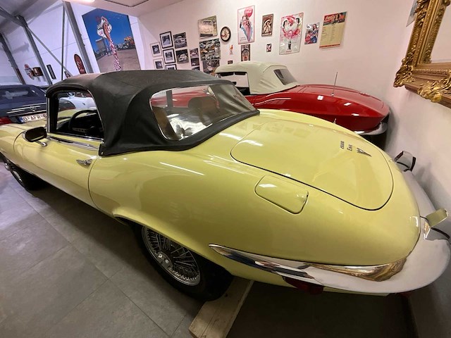 Jaguar - e-type - v12 - klassieke auto's - afbeelding 23 van  39