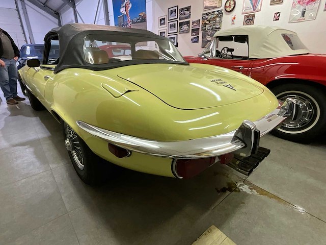 Jaguar - e-type - v12 - klassieke auto's - afbeelding 34 van  39