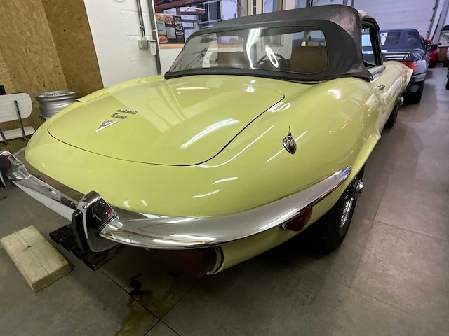 Jaguar - e-type - v12 - klassieke auto's - afbeelding 36 van  39