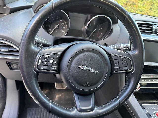 Jaguar - f-pace - car - 2019 - afbeelding 7 van  32