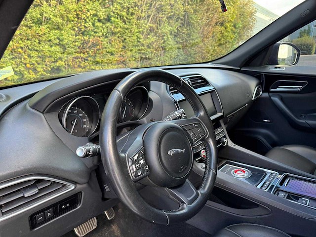 Jaguar - f-pace - car - 2019 - afbeelding 6 van  32