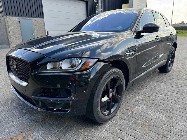 Jaguar - f-pace - car - 2019 - afbeelding 1 van  32