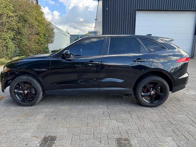 Jaguar - f-pace - car - 2019 - afbeelding 16 van  32
