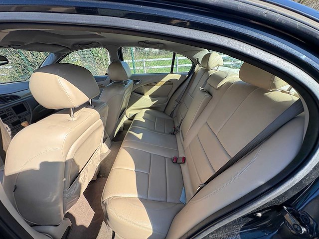 Jaguar - s-type - 4.0 v8 - car - 2001 - afbeelding 2 van  10