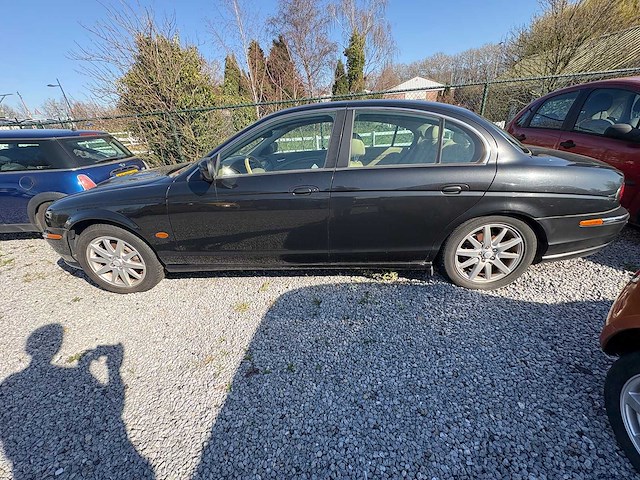 Jaguar - s-type - 4.0 v8 - car - 2001 - afbeelding 8 van  10