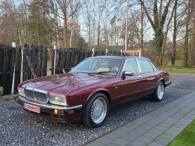 Jaguar - sovereign - car - 1992 - afbeelding 1 van  42