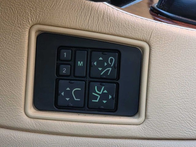 Jaguar - sovereign - car - 1992 - afbeelding 18 van  42