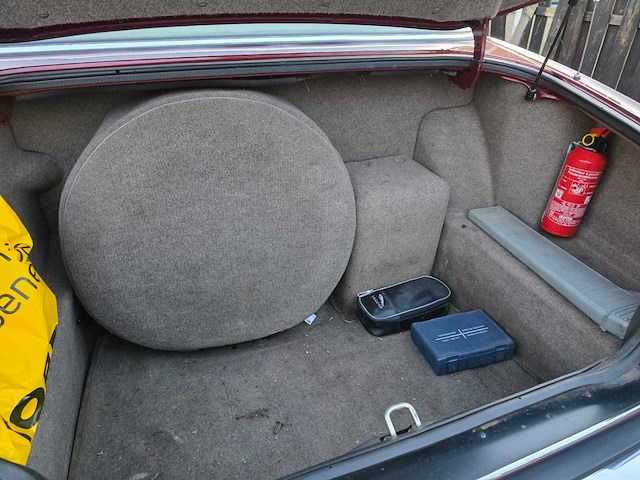 Jaguar - sovereign - car - 1992 - afbeelding 24 van  42