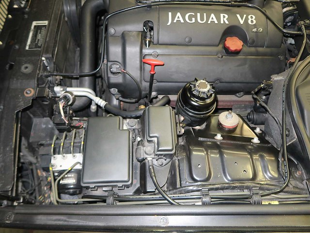 Jaguar - xj 8 vanden plas - jaguar xj vandenplas - afbeelding 3 van  3