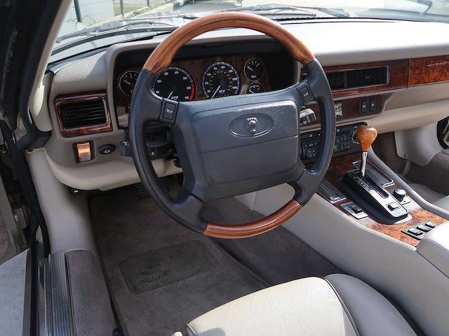 Jaguar - xjs cabriolet - classic cars >15 - afbeelding 40 van  62
