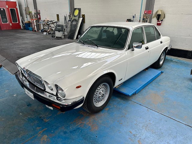 Jaguar 4.2 sovereign, 1983 - afbeelding 1 van  17