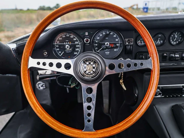 Jaguar e -type e-type oldtimer - afbeelding 27 van  55