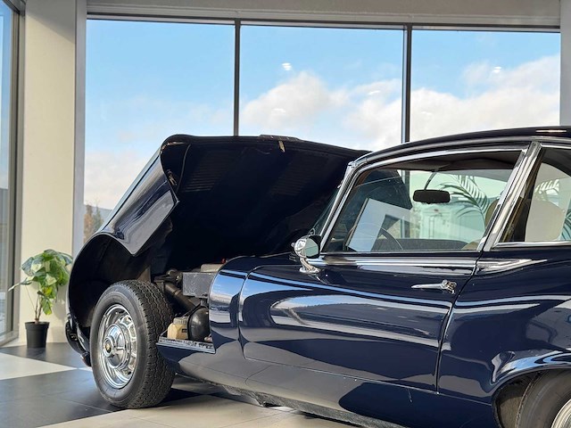 Jaguar e-type v12 5.3 - 1973 - afbeelding 75 van  79