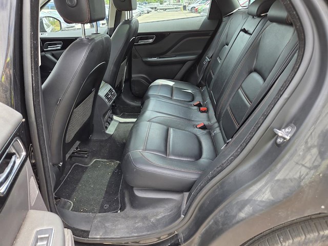 Jaguar f-pace 2.0 d pure 180 at,2018 - afbeelding 4 van  43