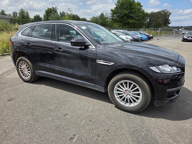 Jaguar f-pace 2.0 d pure 180 at,2018 - afbeelding 34 van  43