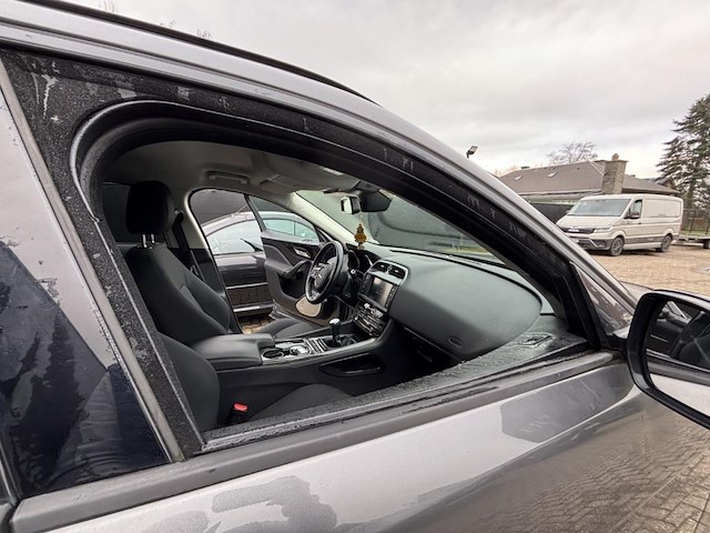 Jaguar f-pace, 2016 - afbeelding 28 van  44