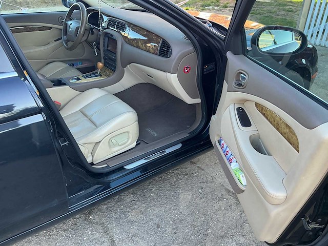Jaguar s-type personenauto - afbeelding 25 van  47