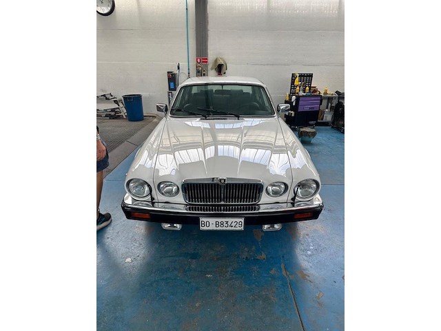 Jaguar sovereign 4.2, 1983 - afbeelding 15 van  17