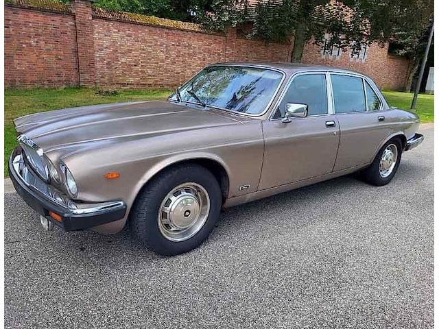 Jaguar sovereign 4.2, 1986 - afbeelding 11 van  51