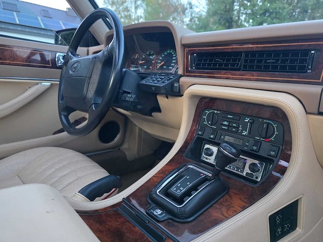 Jaguar sovereign oldtimer - afbeelding 19 van  38