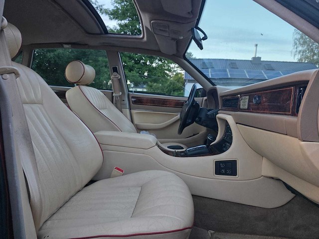 Jaguar sovereign oldtimer - afbeelding 10 van  38