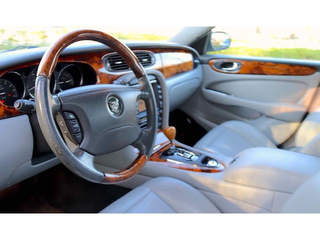 Jaguar sovereign xj6,2003 - afbeelding 24 van  44