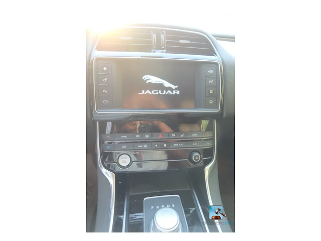 Jaguar xe - afbeelding 3 van  49
